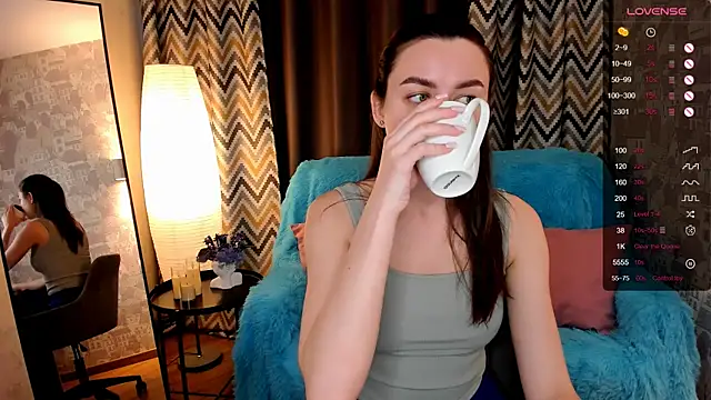 annacooleman online show from November 2025 08:13:01 AM