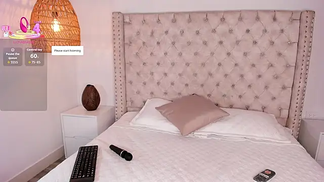 Maya Bluee online show from October 2025 03:49:01 AM