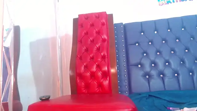 Snapshot of Queennwenn chatting on November 2025 11:38:02 AM Queennwenn online show from November 2025 11:38:02 AM