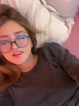 Snapshot of SweetJennaa chatting on October 2025 03:27:01 AM SweetJennaa online show from October 2025 03:27:01 AM