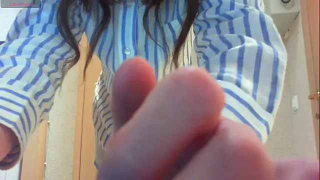 Snapshot of khu_yam chatting on November 2025 05:04:01 PM khu yam online show from November 2025 05:04:01 PM