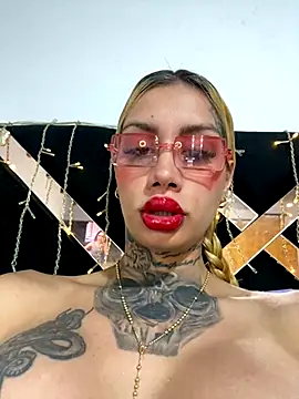 Snapshot of Zaratattoox chatting on October 2025 08:02:02 AM Zaratattoox online show from October 2025 08:02:02 AM