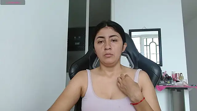 Snapshot of danna_peterson1 chatting on November 2025 03:07:02 PM danna peterson1 online show from November 2025 03:07:02 PM