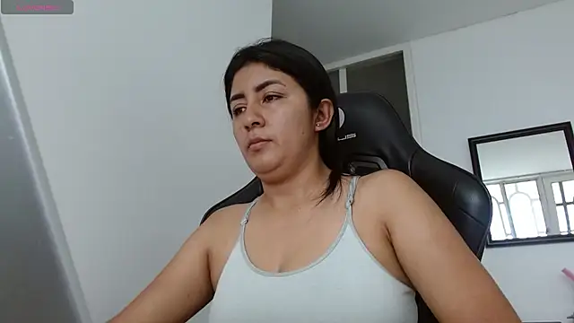 Snapshot of danna_peterson1 chatting on November 2025 08:33:02 PM danna peterson1 online show from November 2025 08:33:02 PM