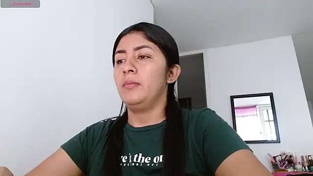 Snapshot of danna_peterson1 chatting on December 2025 08:28:02 PM danna peterson1 online show from December 2025 08:28:02 PM