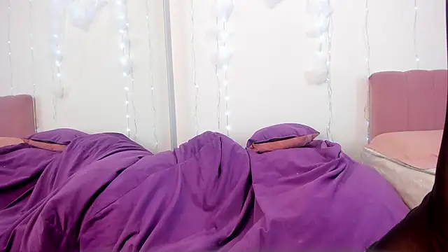 DashaFoxxx online show from November 2025 01:44:02 PM