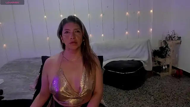 Snapshot of MichelleManson chatting on March 2025 01:35:02 PM MichelleManson online show from March 2025 01:35:02 PM