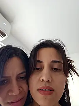 SaraLatinayPrimiciax online show from January 2025 06:44:01 PM