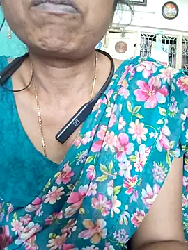 Snapshot of Gautami-telugu chatting on October 2025 09:10:01 AM Gautami-telugu online show from October 2025 09:10:01 AM