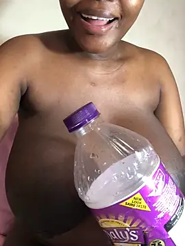 Snapshot of SexyAngeliqua chatting on October 2025 06:52:02 AM SexyAngeliqua online show from October 2025 06:52:02 AM