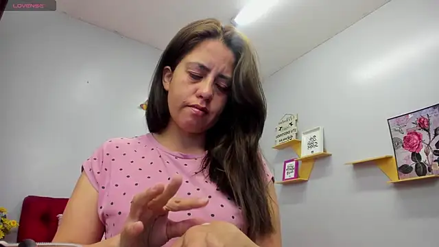 Snapshot of kathina_giraldo chatting on October 2025 12:35:01 PM kathina giraldo online show from October 2025 12:35:01 PM