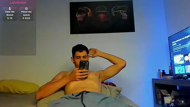 Snapshot of OliverBennet chatting on October 2025 01:50:01 AM OliverBennet online show from October 2025 01:50:01 AM