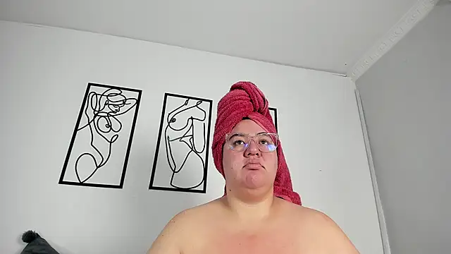 Snapshot of RubyPirsso18 chatting on October 2025 07:12:02 PM RubyPirsso18 online show from October 2025 07:12:02 PM