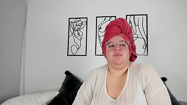 Snapshot of RubyPirsso18 chatting on October 2025 07:16:02 PM RubyPirsso18 online show from October 2025 07:16:02 PM