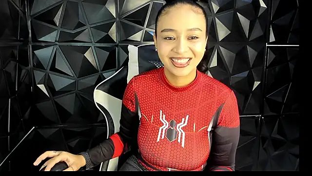 Snapshot of HelueHorny13 chatting on October 2025 04:07:02 AM HelueHorny13 online show from October 2025 04:07:02 AM