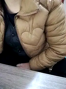 JasminePham online show from November 2025 01:08:02 AM