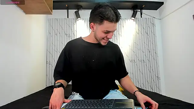 danielclarton1 online show from January 2025 08:02:01 PM
