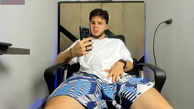 danielclarton1 online show from February 2025 03:16:01 PM