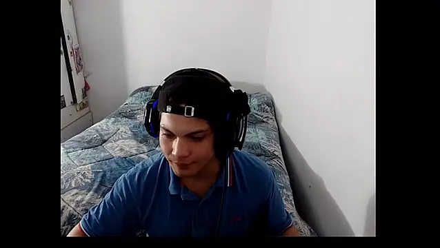 Snapshot of Xtrem3HARDxxx chatting on November 2025 07:44:02 AM Xtrem3HARDxxx online show from November 2025 07:44:02 AM