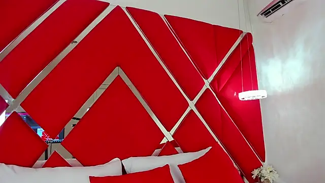 Snapshot of SusanCouper chatting on February 2025 10:31:02 PM SusanCouper online show from February 2025 10:31:02 PM