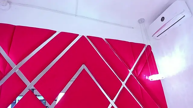 Snapshot of SusanCouper chatting on February 2025 10:28:01 PM SusanCouper online show from February 2025 10:28:01 PM