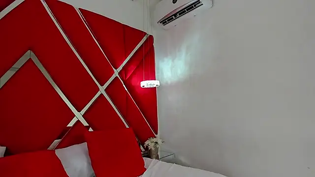 Snapshot of SusanCouper chatting on March 2025 10:54:01 PM SusanCouper online show from March 2025 10:54:01 PM