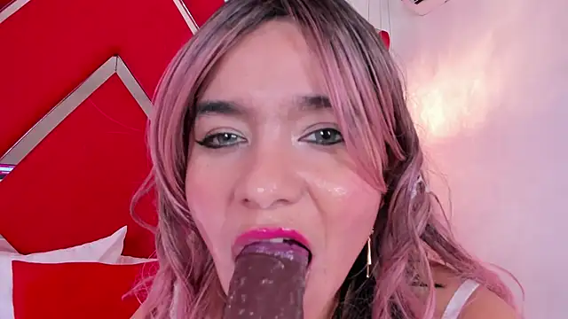 Snapshot of SusanCouper chatting on March 2025 01:31:02 AM SusanCouper online show from March 2025 01:31:02 AM