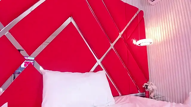 Snapshot of SusanCouper chatting on March 2025 01:32:02 AM SusanCouper online show from March 2025 01:32:02 AM