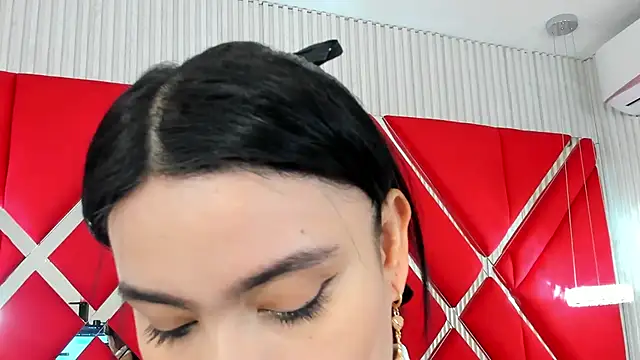 Snapshot of SusanCouper chatting on October 2025 10:41:01 PM SusanCouper online show from October 2025 10:41:01 PM