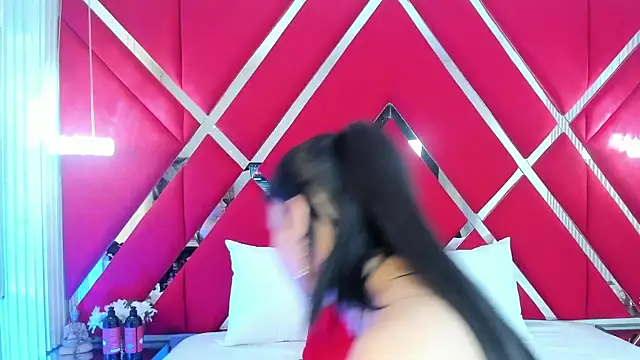 Snapshot of SusanCouper chatting on October 2025 10:54:02 PM SusanCouper online show from October 2025 10:54:02 PM