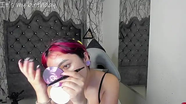 larissa01  online show from January 2025 03:18:02 AM