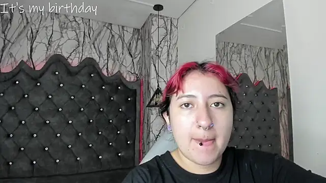 larissa01  online show from January 2025 02:42:02 AM