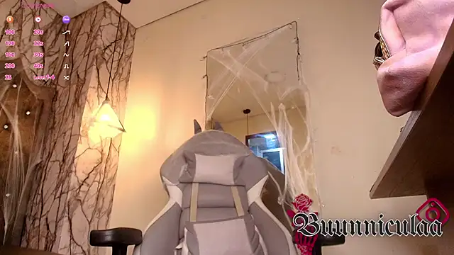 larissa01  online show from October 2025 03:14:01 AM