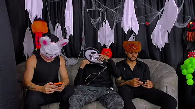 Snapshot of hot_day chatting on October 2025 09:16:02 PM hot day online show from October 2025 09:16:02 PM