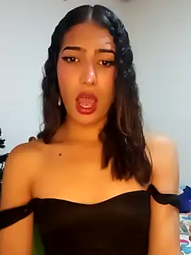 Lanna hott  online show from December 2024 01:33:02 PM