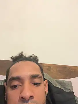 Snapshot of u091 chatting on December 2024 01:00:01 PM u091 online show from December 2024 01:00:01 PM