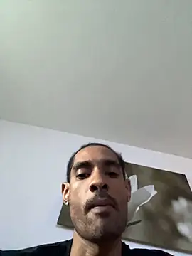 Snapshot of u091 chatting on January 2025 10:49:02 PM u091 online show from January 2025 10:49:02 PM