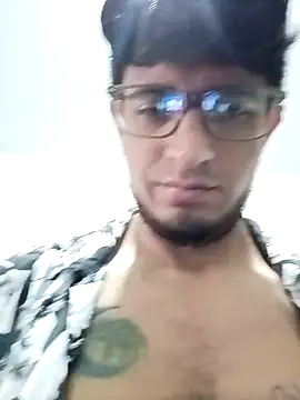 Snapshot of ale3J4a chatting on November 2025 09:31:02 PM ale3J4a online show from November 2025 09:31:02 PM