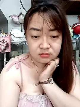 Snapshot of VyOanh2K chatting on January 2025 01:58:02 AM VyOanh2K online show from January 2025 01:58:02 AM