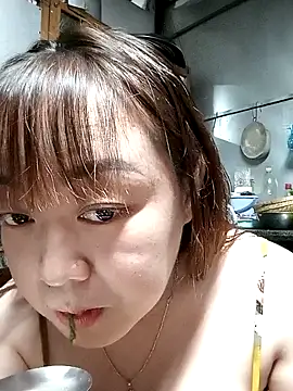 Snapshot of VyOanh2K chatting on January 2025 12:40:02 PM VyOanh2K online show from January 2025 12:40:02 PM