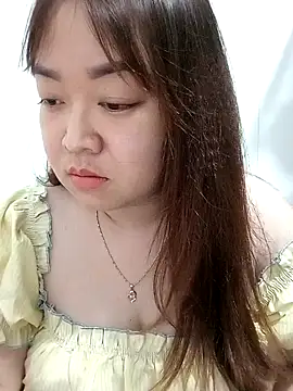 Snapshot of VyOanh2K chatting on February 2025 01:11:01 PM VyOanh2K online show from February 2025 01:11:01 PM