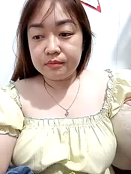 Snapshot of VyOanh2K chatting on February 2025 04:14:01 PM VyOanh2K online show from February 2025 04:14:01 PM