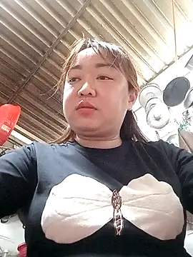 Snapshot of VyOanh2K chatting on February 2025 09:53:02 AM VyOanh2K online show from February 2025 09:53:02 AM