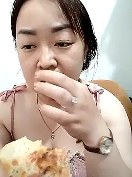 Snapshot of VyOanh2K chatting on February 2025 07:05:01 AM VyOanh2K online show from February 2025 07:05:01 AM