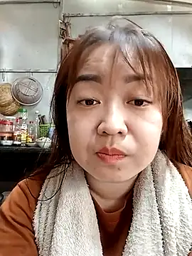 Snapshot of VyOanh2K chatting on February 2025 08:27:02 AM VyOanh2K online show from February 2025 08:27:02 AM