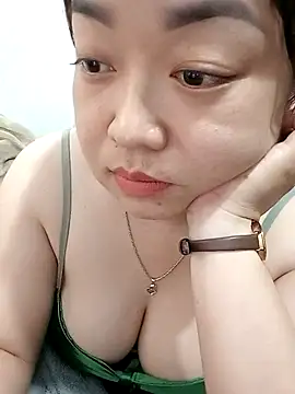 Snapshot of VyOanh2K chatting on February 2025 08:32:02 AM VyOanh2K online show from February 2025 08:32:02 AM