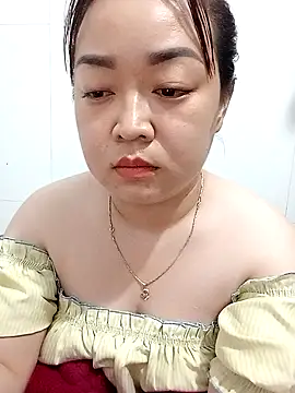 Snapshot of VyOanh2K chatting on February 2025 04:53:02 PM VyOanh2K online show from February 2025 04:53:02 PM