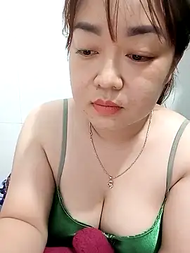 Snapshot of VyOanh2K chatting on February 2025 02:26:01 PM VyOanh2K online show from February 2025 02:26:01 PM