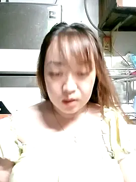 Snapshot of VyOanh2K chatting on February 2025 01:33:01 PM VyOanh2K online show from February 2025 01:33:01 PM