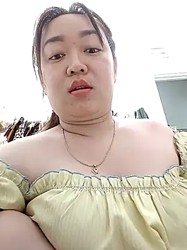 Snapshot of VyOanh2K chatting on February 2025 01:30:01 PM VyOanh2K online show from February 2025 01:30:01 PM